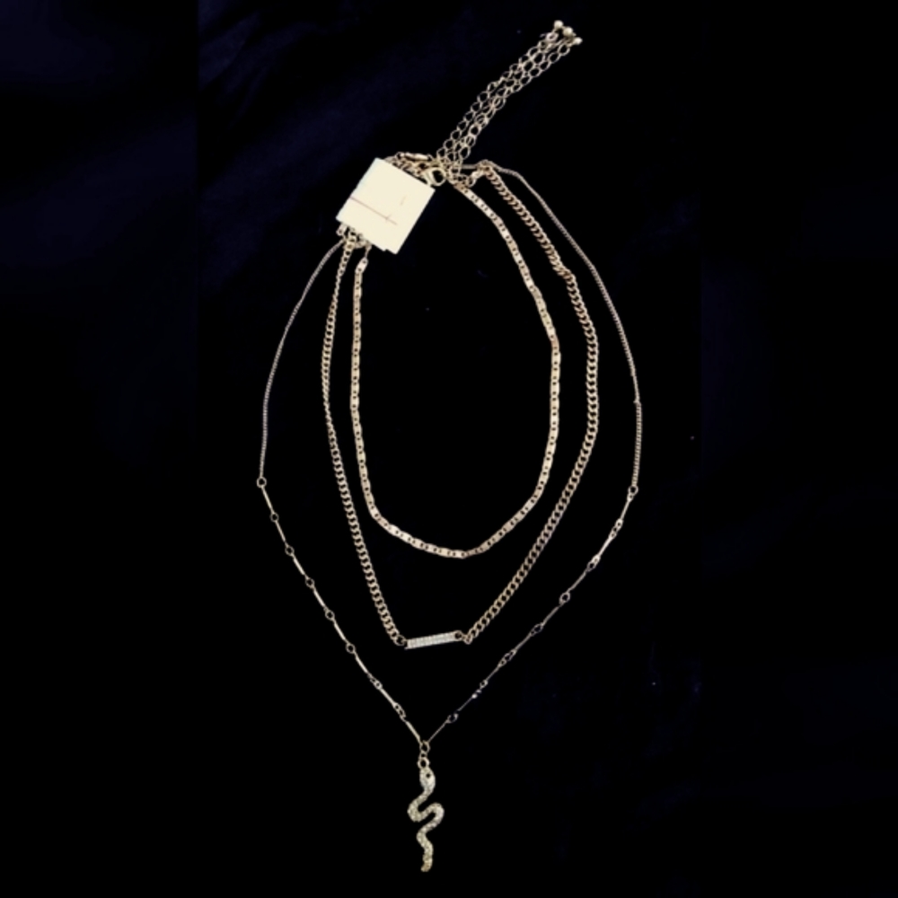 💥NEW💥3 Separate Gold Necklaces